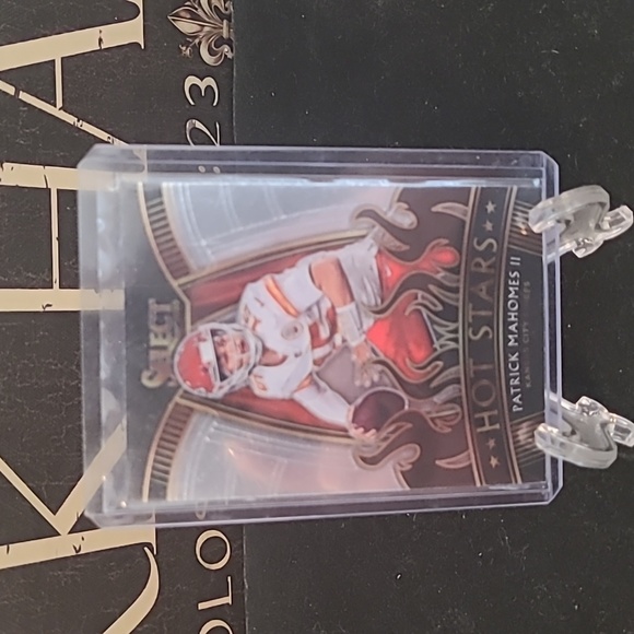 NFL select Patrick Mahomes II 6 card set. - Picture 3 of 7